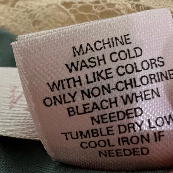 VINTAGE Y2K Victoria’s Secret Satin Lace Sleep Set Size Small - Picture 12 of 12